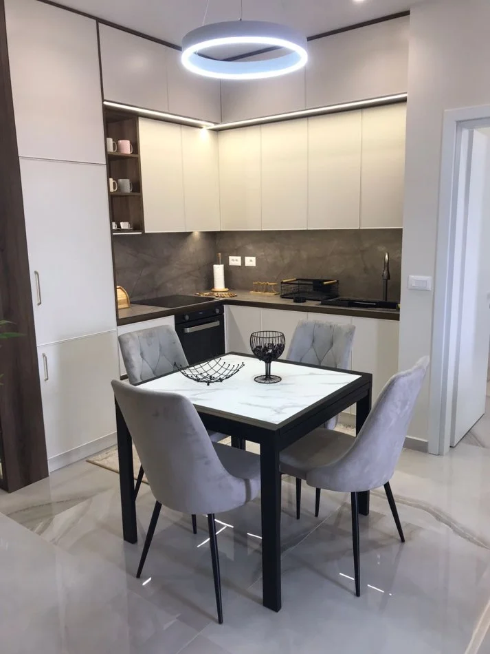 Tirane, Apartament 2+1+ 2 me qira  Kati 17, 100 m² 1.200 € (Rruga Kavajes)