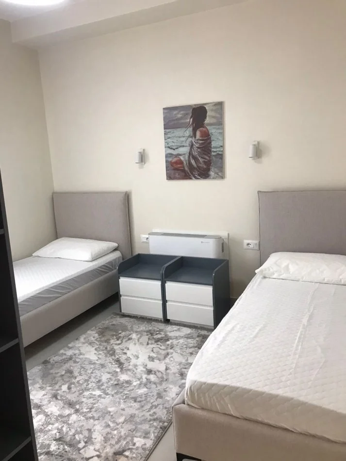 Tirane, Apartament 2+1+ 2 me qira  Kati 17, 100 m² 1.200 € (Rruga Kavajes)