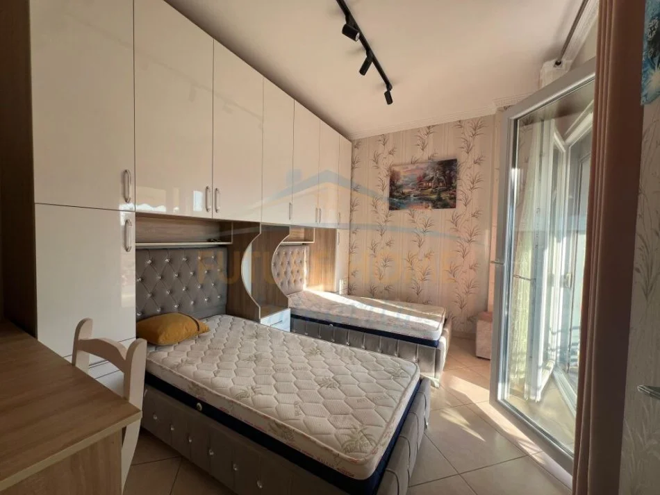 Tirane, shitet apartament 2+1 Kati 2, 82 m² 125.000 € (FRESK)