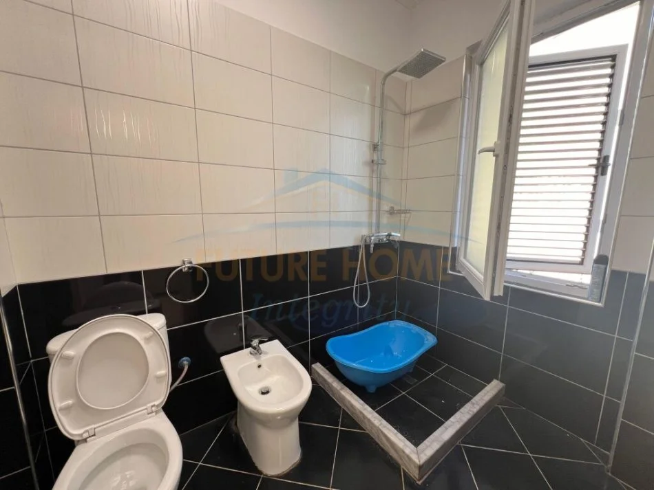 Tirane, shitet apartament 2+1 Kati 2, 82 m² 125.000 € (FRESK)