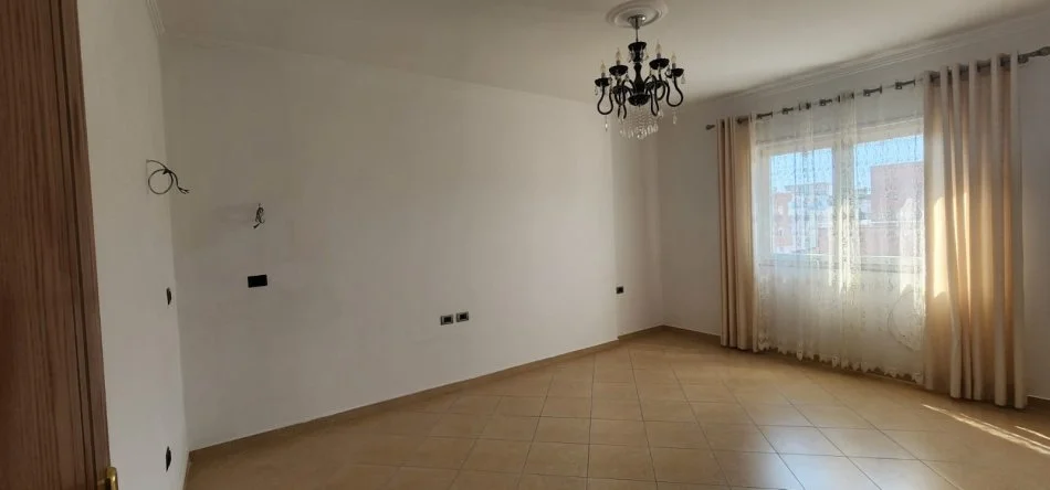 Tirane, Apartament 1+1 per shitje Kati 4, 69 m² 77.000 € (Fresk)