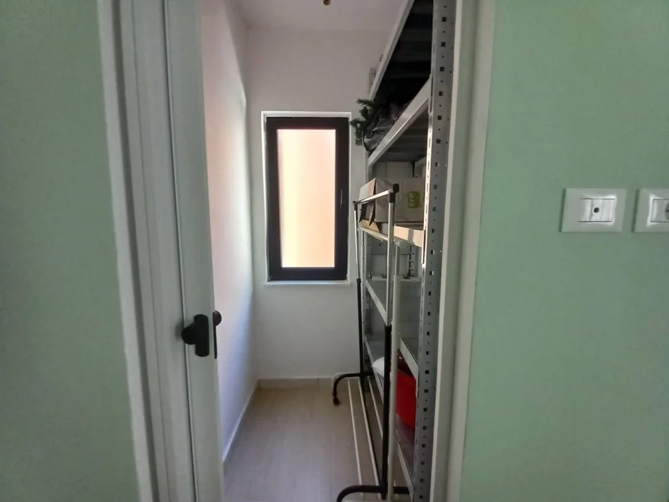 Durres, jepet me qera apartament 2+1 Kati 3, 120 m² 650 € (Vila Zogut, Durres)