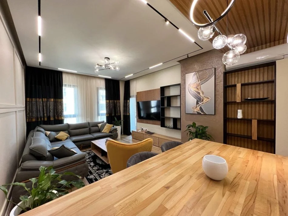 Tirane, jepet me qera apartament 1+1+Ballkon Kati 4, 75 m² 800 € (Kompleksi Square 21)