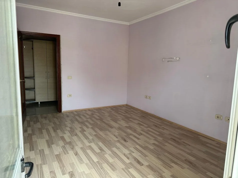 Tirane, shitet apartament 2+1+Ballkon Kati 7, 107 m² 117.000 € (Rruga Mikel Maruli)