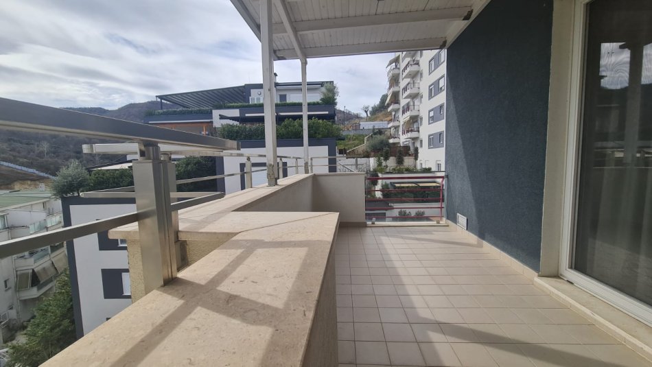 Tirane, shitet apartament duplex 2+1 Kati 6, 159 m² (Hamdi Sina Liqeni Thate)
