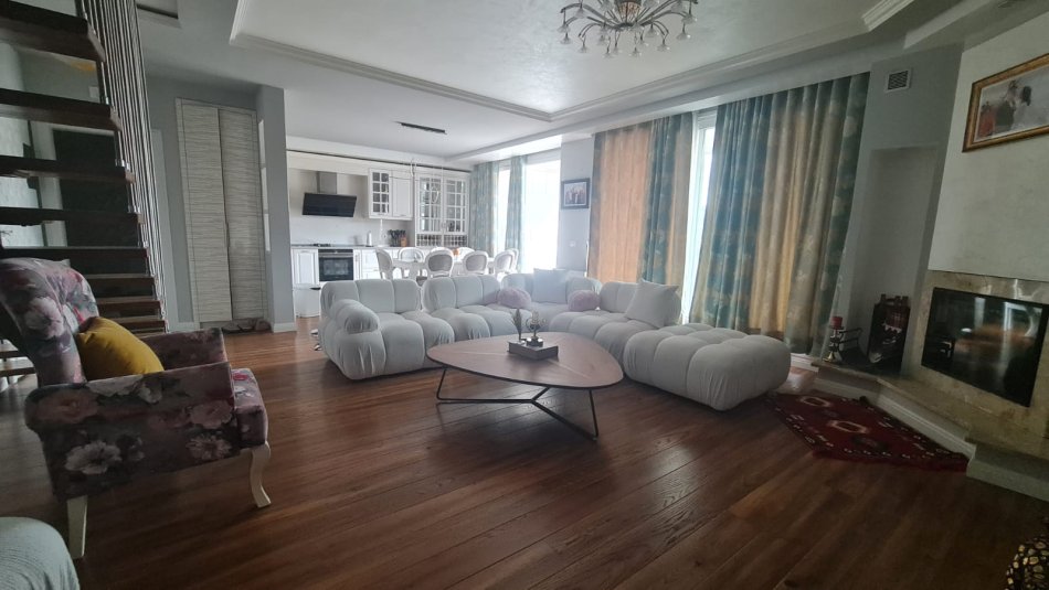 Tirane, shitet apartament duplex 2+1 Kati 6, 159 m² (Hamdi Sina Liqeni Thate)