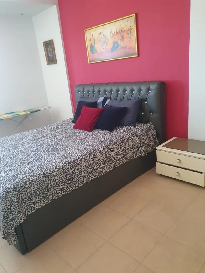 Tirane, jepet me qera apartament 1+1+Ballkon Kati 3, 70 m² 450 € (Kodra e Diellit)