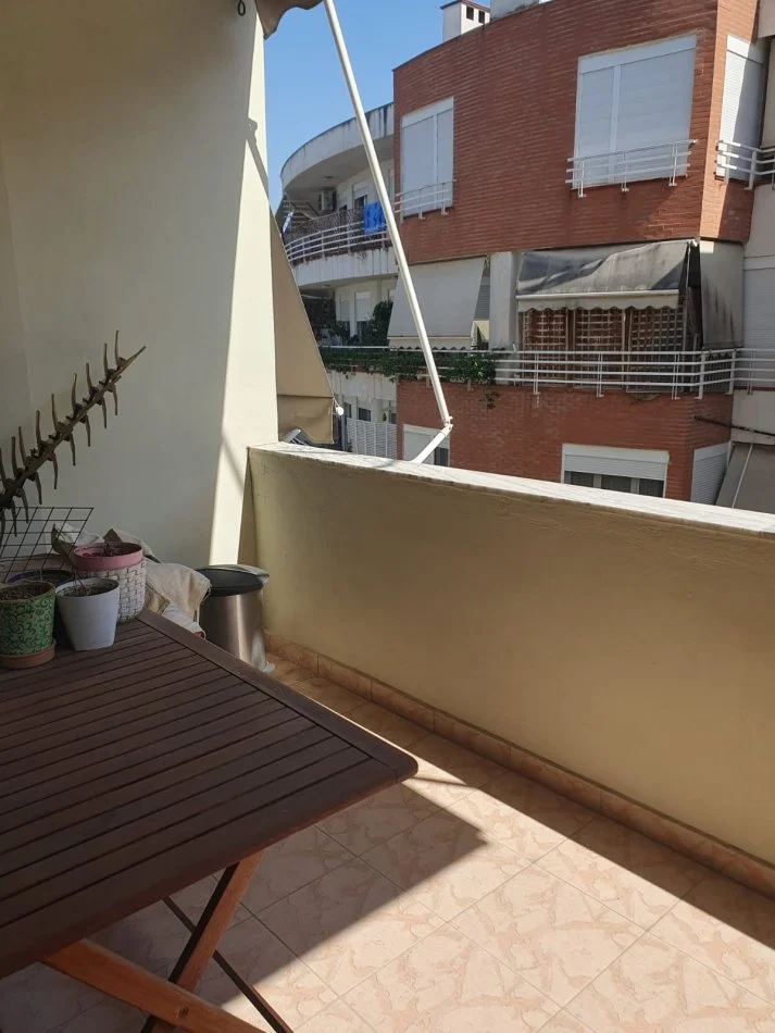 Tirane, jepet me qera apartament 1+1+Ballkon Kati 3, 70 m² 450 € (Kodra e Diellit)