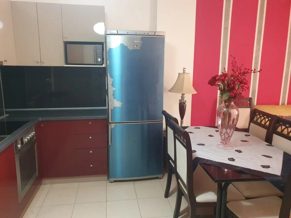 Tirane, jepet me qera apartament 1+1+Ballkon Kati 3, 70 m² 450 € (Kodra e Diellit)