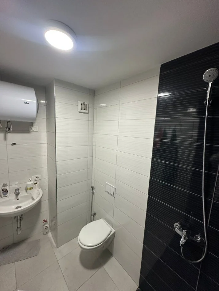 jepet me qera apartament Kati 8, 110 m² 800 €