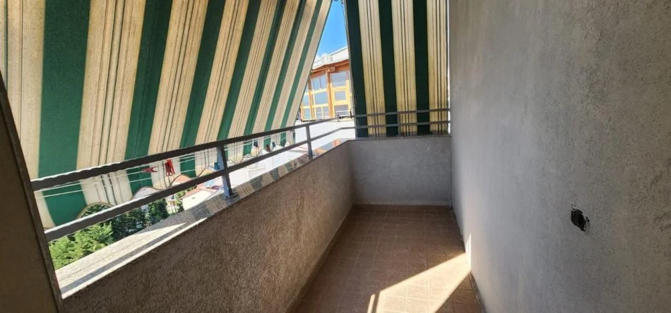 Tirane, shitet apartament 1+1 Kati 4, 64 m² 77.000 € (Rruga e Dajtit)