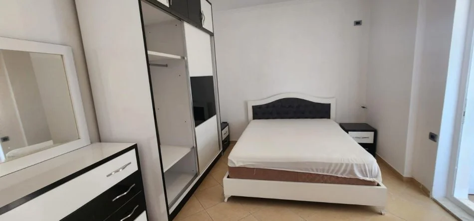 Tirane, shitet apartament 1+1 Kati 4, 67 m² 87.000 € (rruga e Dajtit, Fresk)