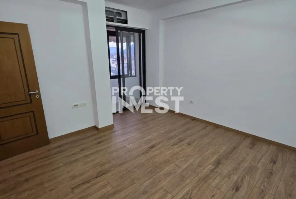 Tirane, shitet apartament 1+1+Ballkon Kati 5, 55 m² 90.000 € (Rruga e Dibres)