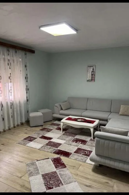Tirane, jepet me qera apartament 1+1 Kati 4, 70 m² 580€ (Myslym Shyri)