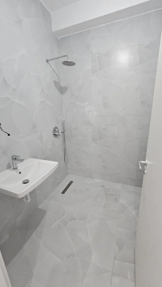 Tirane, jepet me qera apartament 2+1 Kati 7, 90 m² 350 € (Pasho Hyka, Rezidenca Kaimi)