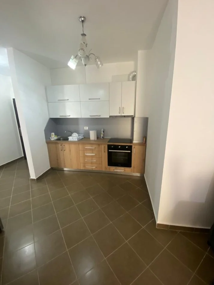 Tirane, Apartament 2+1  me qira Kati 6, 89 m² 450 € (Fresk)