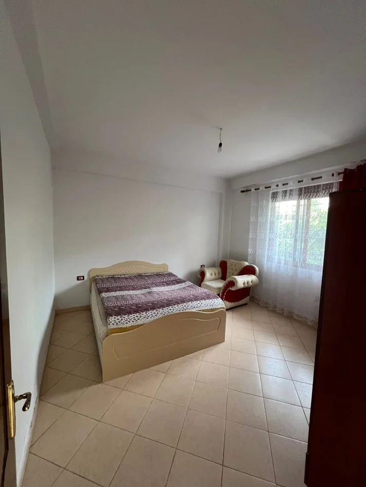 Tirane ,Apartament 1+1 me qira Kati 1, 82 m² 300 € (Vilat Amerikane)