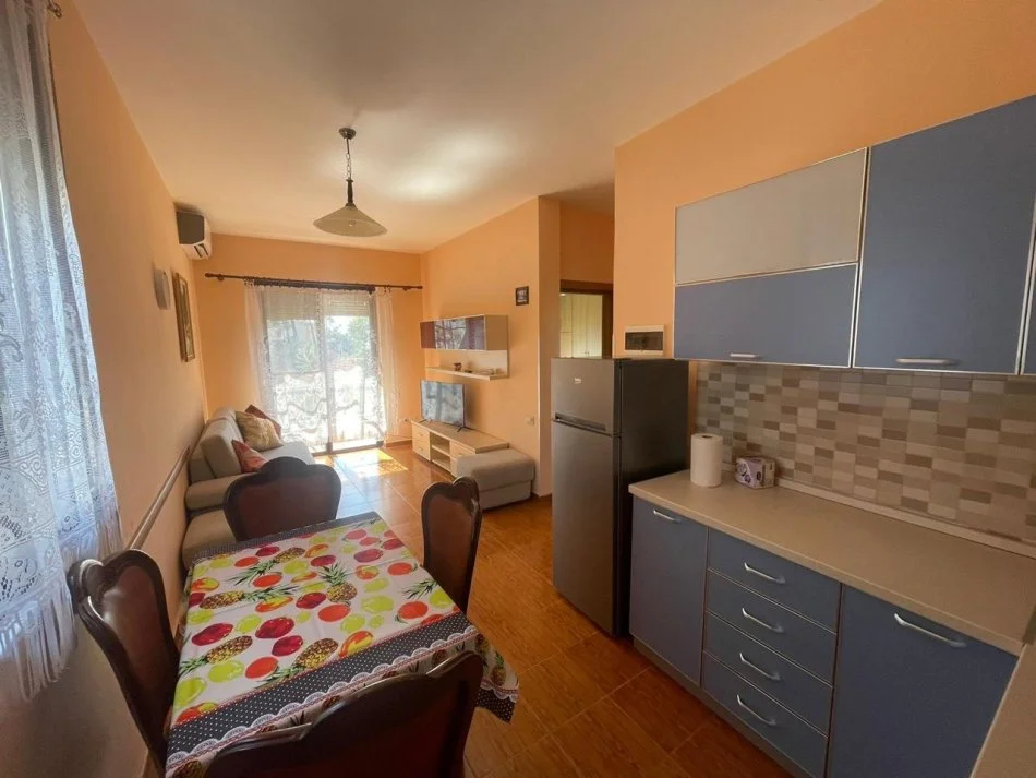 Durres, Apartament 1+1 me qira Kati 3, 60 m² 300 € ( Golem)