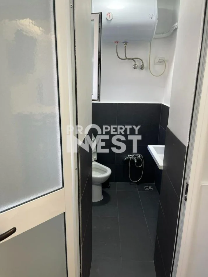 Tirane, jepet me qera apartament 1+1 Kati 1, 62 m² 490 € (Stadiumi Dinamo)