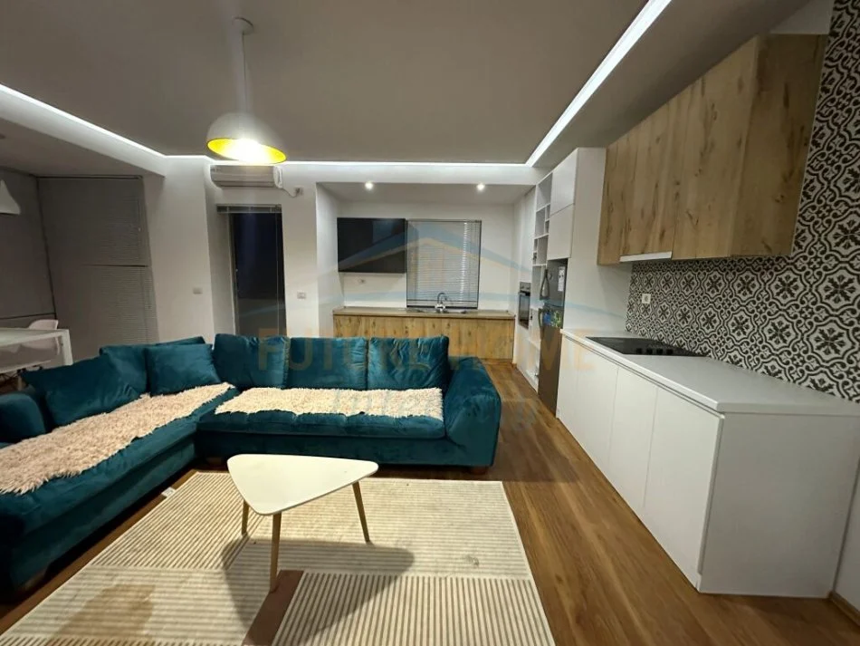 Tirane, jepet me qera apartament 2+1 Kati 9, 110 m²  500€ (ASTIR BAR ARTISTI)