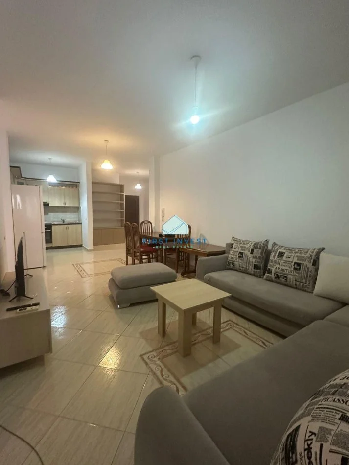 Tirane, jepet me qera apartament 2+1+Aneks+Ballkon Kati 6, 109 m² 600 € (Bill Klinton)