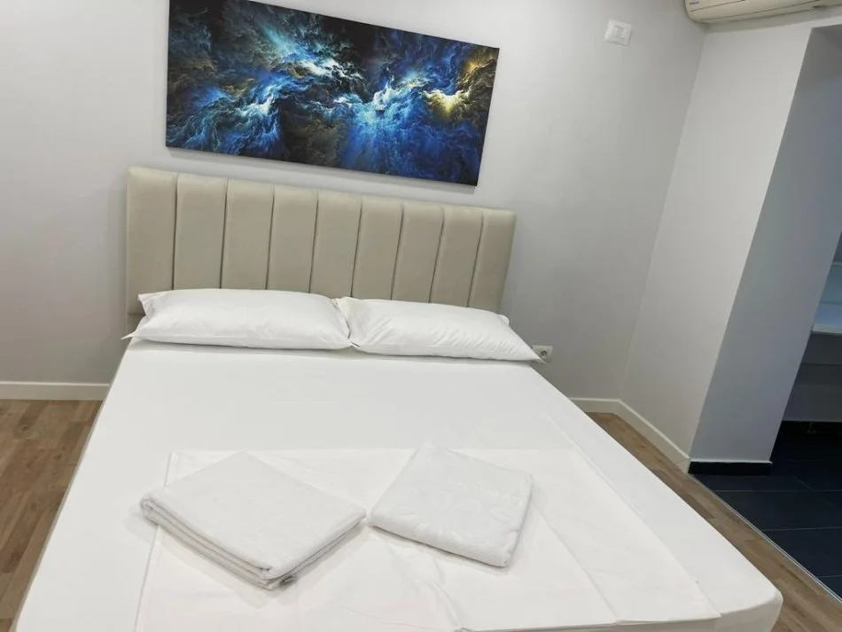 Tirane, jepet me qera apartament 1+1 Kati 1, 50 m² 490 € (Stadiumi Dinamo)