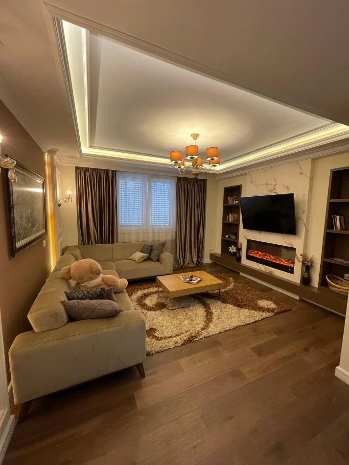 Tirane, jepet me qera apartament 2+1+Ballkon , 1.400 € (rruga ''Asim Zeneli'' Stadiumi Air Albania)
