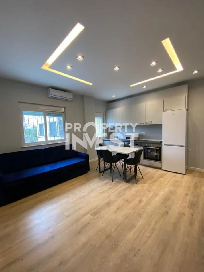 Tirane, jepet me qera apartament 1+1 Kati 1, 67 m² 500 € (21 Dhjetori)
