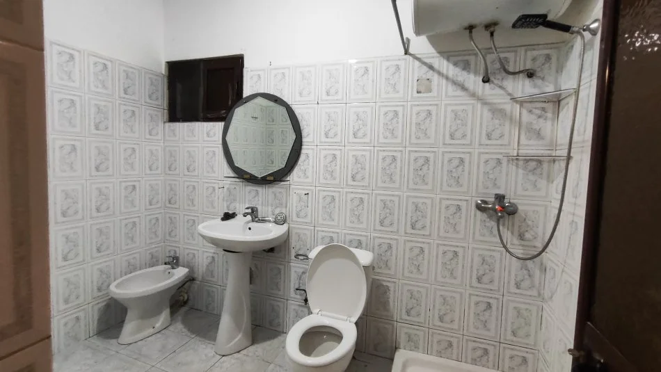 Tirane, jepet me qera shtepi 2+1 Kati 0, 85 m² 320 € (Andon Frasheri, Laprake)