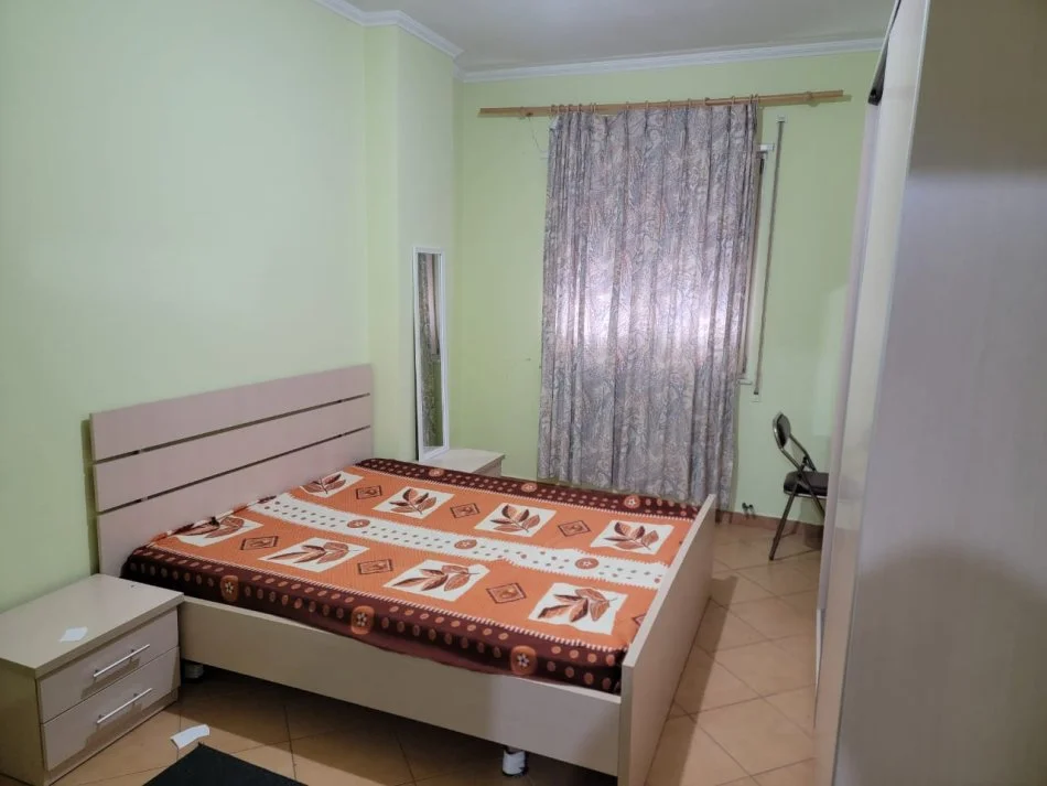 Tirane, jepet me qera apartament 1+1 Kati 1, 70 m² 350 € 