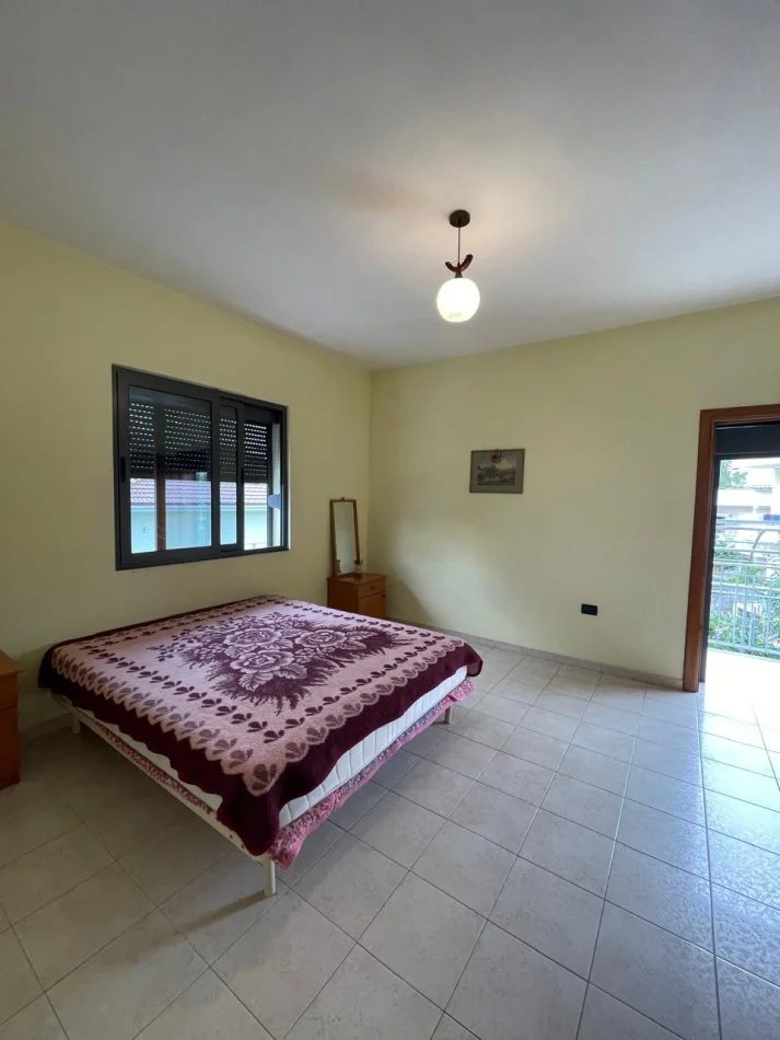 Tirane, jepet me qera 3+1 Kati 2, 120 m² 600 € (Vilat amerikane)