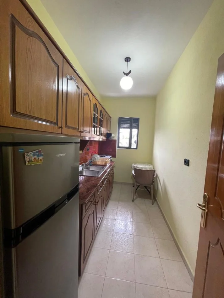 Tirane, jepet me qera 3+1 Kati 2, 120 m² 600 € (Vilat amerikane)