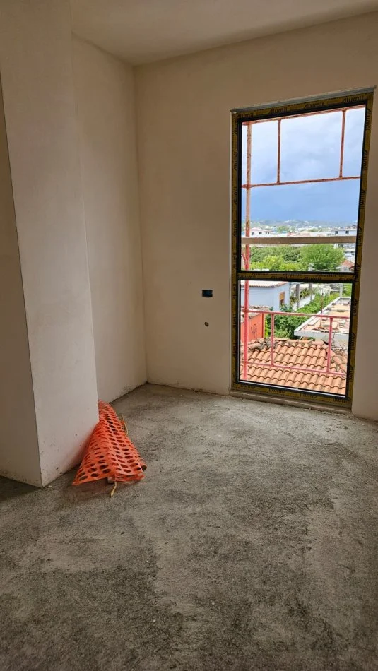 Tirane, Apartament 3+1+ 2 per shitje Kati 2, 123 m² ( Fusha Aviacionit )