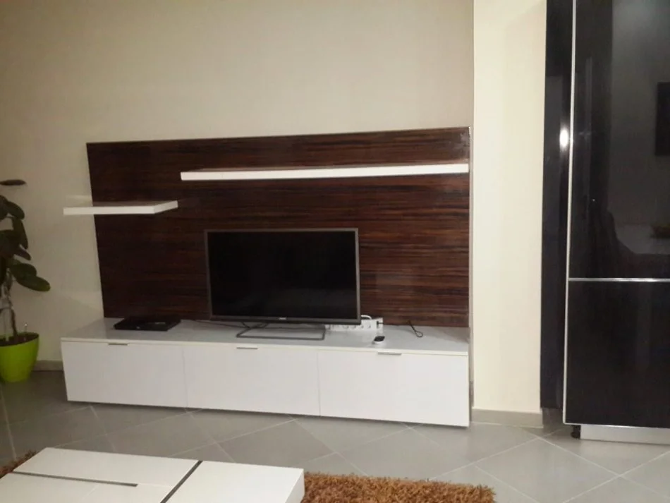 Tirane, jepet me qera apartament 1+1 Kati 9, 70 m² 450 € (Rruga Teodor Keko)