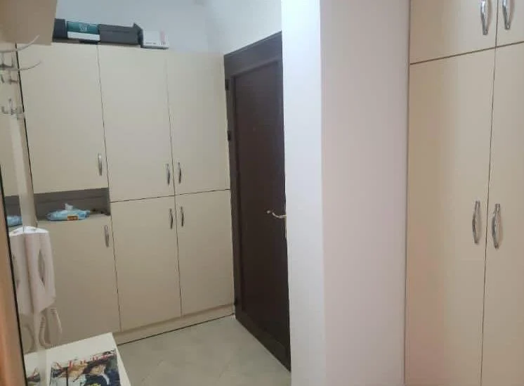 Tirane, jepet me qera apartament 1+1 Kati 7, 67 m² 450 € ( Astir)