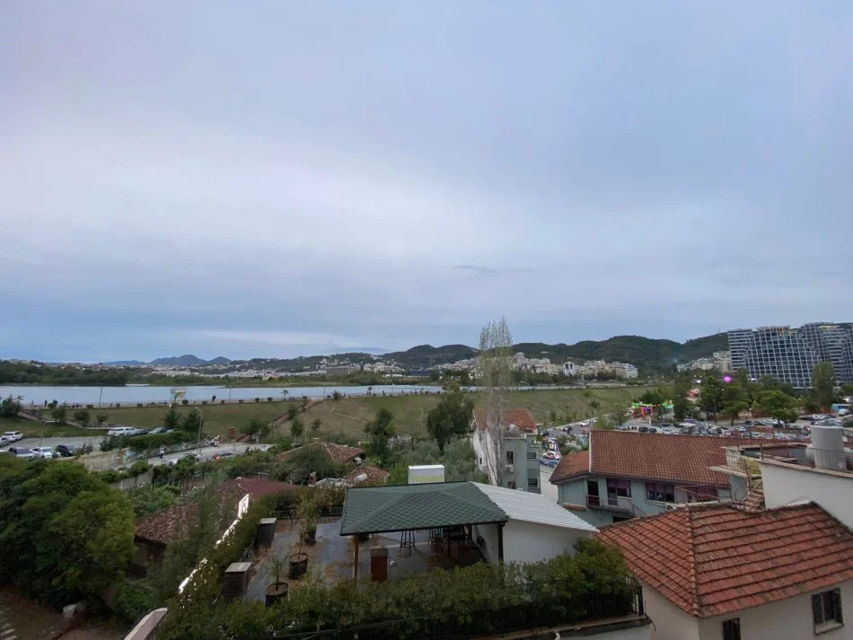 Tirane, jepet me qera apartament 3+1+Aneks+Ballkon Kati 3, 133 m² 2.000 € (RRUGA SAMI FRASHERI)