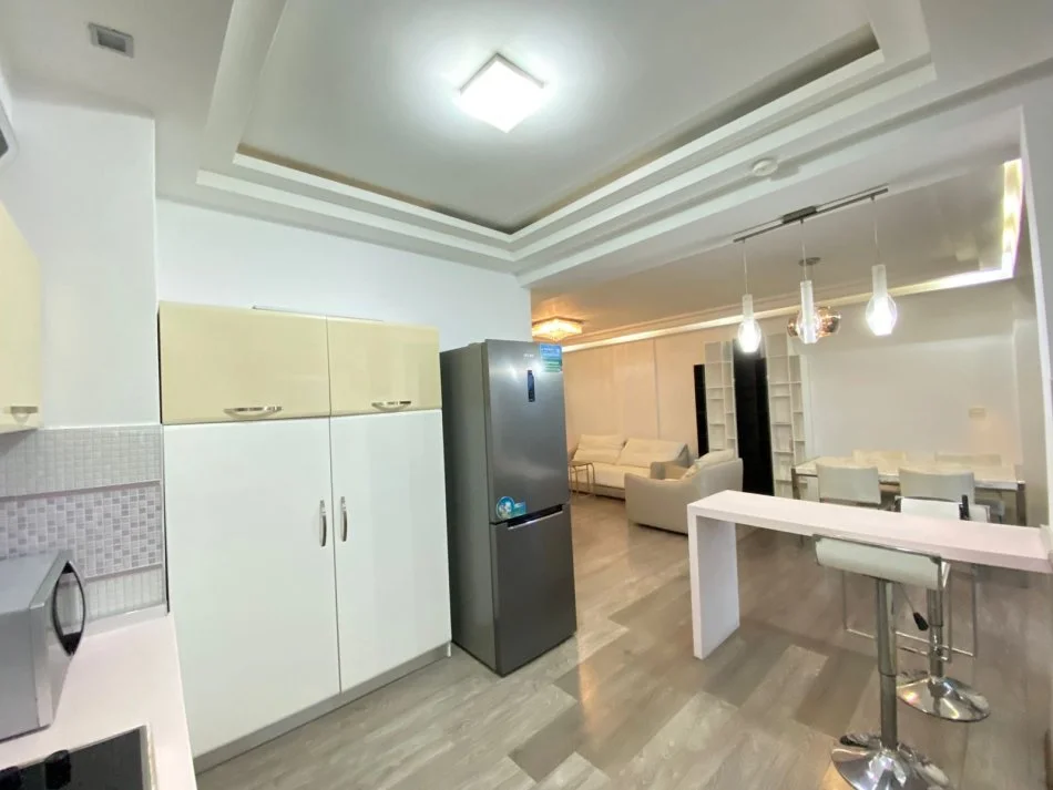 Tirane, jepet me qera apartament 3+1+Aneks+Ballkon Kati 3, 133 m² 2.000 € (RRUGA SAMI FRASHERI)