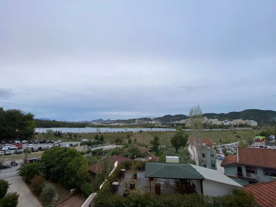 Tirane, jepet me qera apartament 3+1+Aneks+Ballkon Kati 3, 133 m² 2.000 € (RRUGA SAMI FRASHERI)