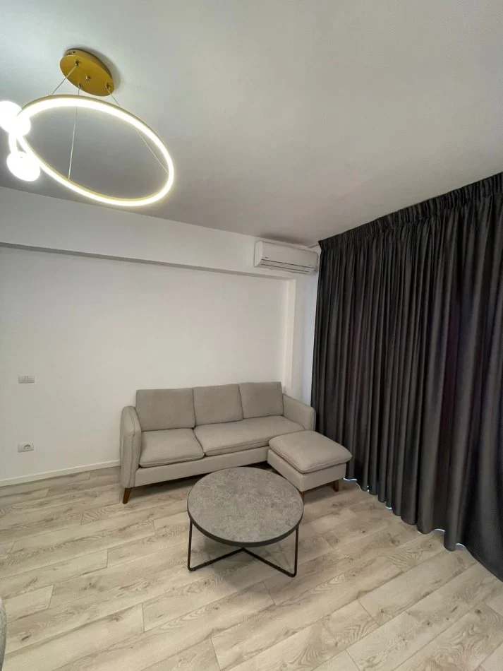 Tirane, jepet me qera 1+1 Kati 5, 70 m²