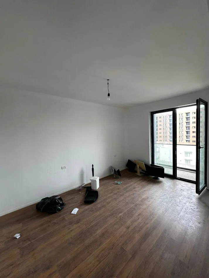 Tirane, jepet me qera apartament 1+1+Ballkon Kati 3, 45 m² 350 € (astiri)