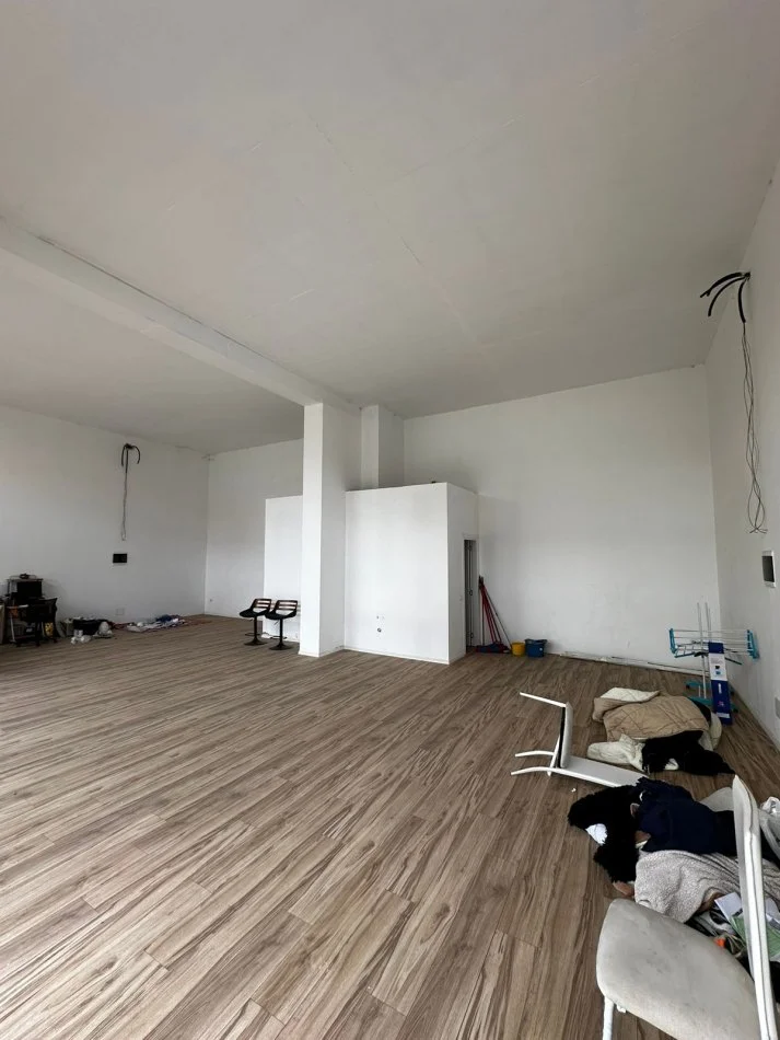 Tirane, jepet me qera ambjent biznesi Kati 0, 114 m²  (astir pallatet eglo)
