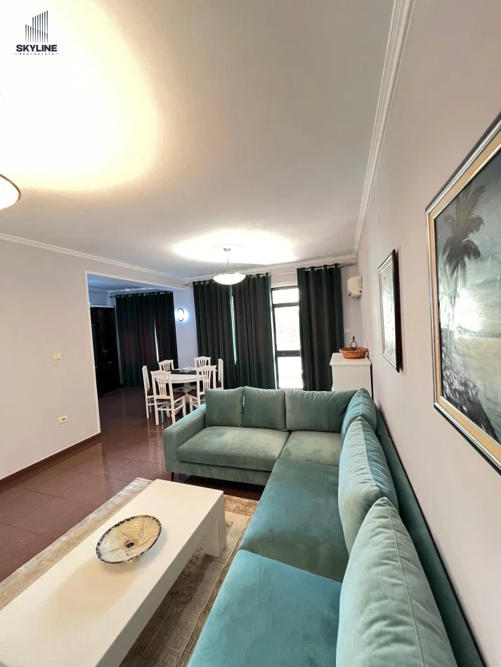 Tirane, jepet me qera apartament 2+1 Kati 1, 800 € (Pazari I Ri, rruga Hoxha Tasim)