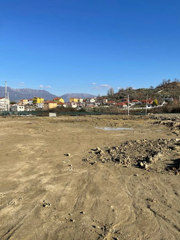 Tirane, shitet toke , 3.000 m² (Mëzez, Rruga Abdyl Frashëri)