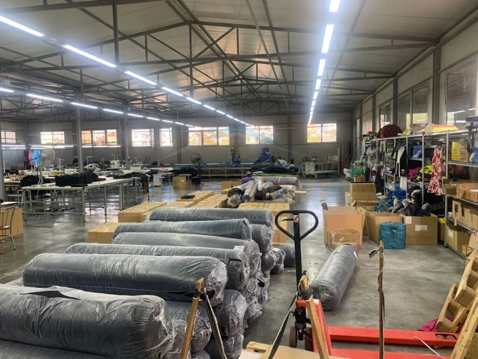 Tirane, jepet me qera ambjent biznesi Kati 0, 1.000 m² 3.000 € (MISTO MAME)