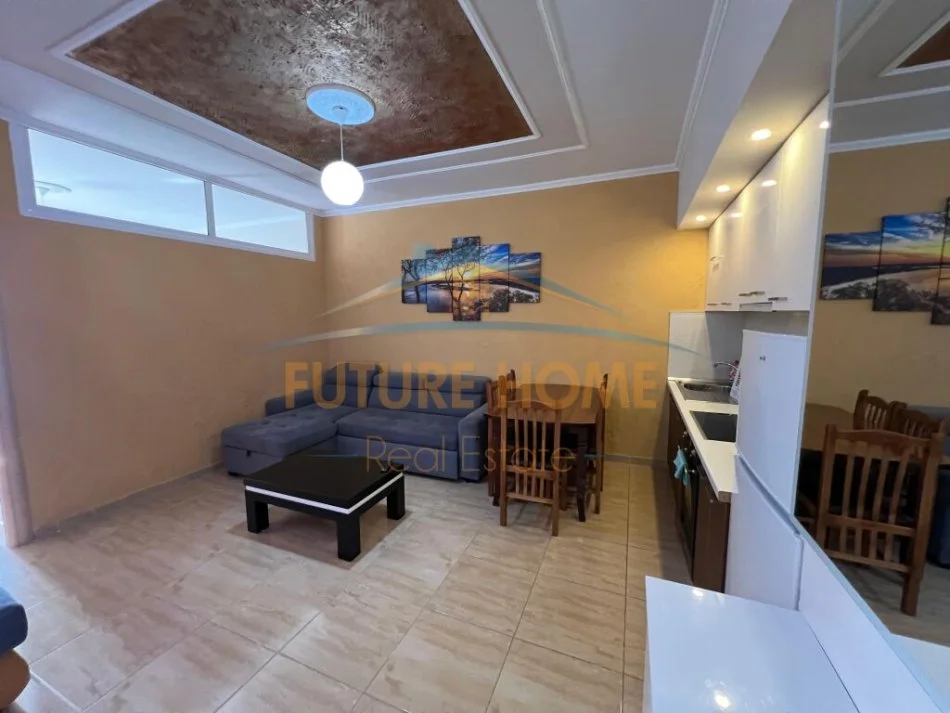 Vlore, jepet me qera apartament 2+1 Kati 2, 70 m² 400 € (Uje i ftohte) PRO+44531