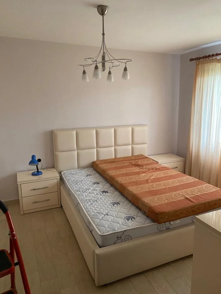 Tirane, Apartament 1+1 me qira Kati 3, 69 m² 350 € (Ali Visha Qytet Studenti)