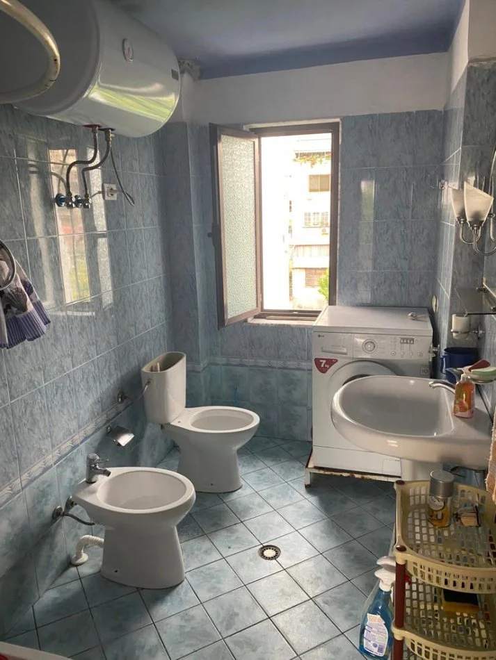 Tirane, Apartament 1+1 me qira Kati 3, 69 m² 350 € (Ali Visha Qytet Studenti)