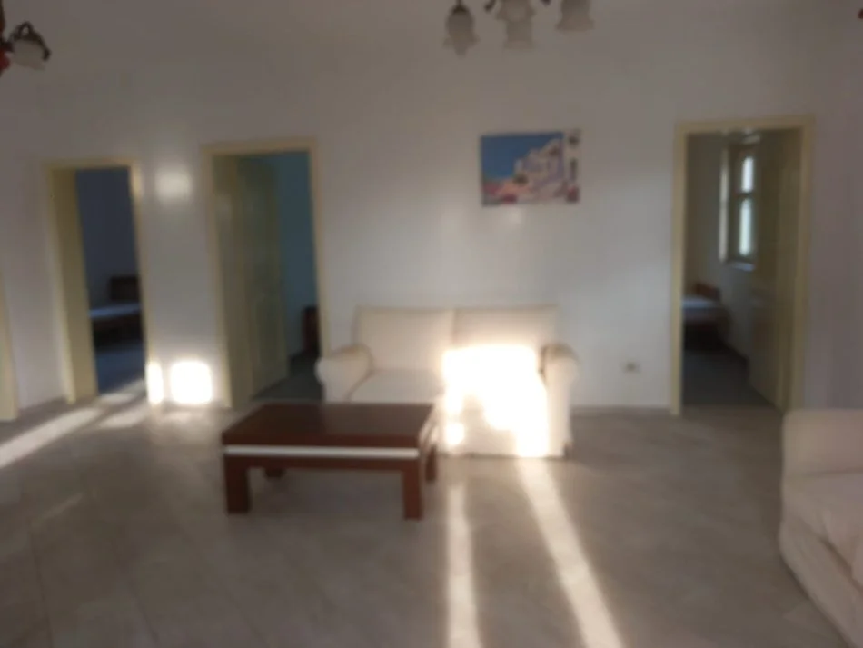 Tirane, jepet me qera apartament 3+1+Ballkon Kati 2, 100 m² 500 € (Rruga Bajram Allaraj)