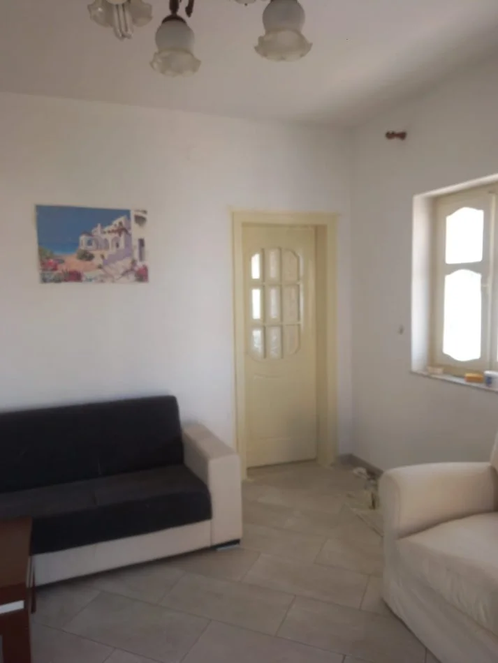 Tirane, jepet me qera Vile 3+1+Ballkon Kati 2, 100 m² 500 € (Rruga Bajram Allaraj)