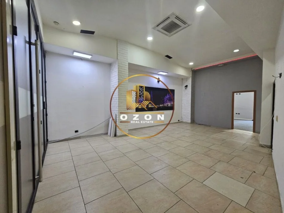 Ambient Biznesi me Qira tek Galeria 17 Nëntori!